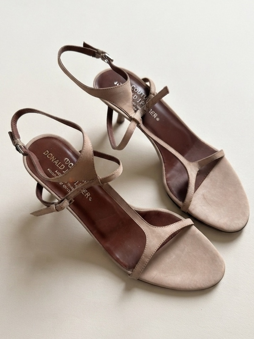 Donald J Pliner Sz 8 Leather Minimalist Strappy Heels